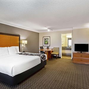 One-Bedroom King Suite Non-Smoking